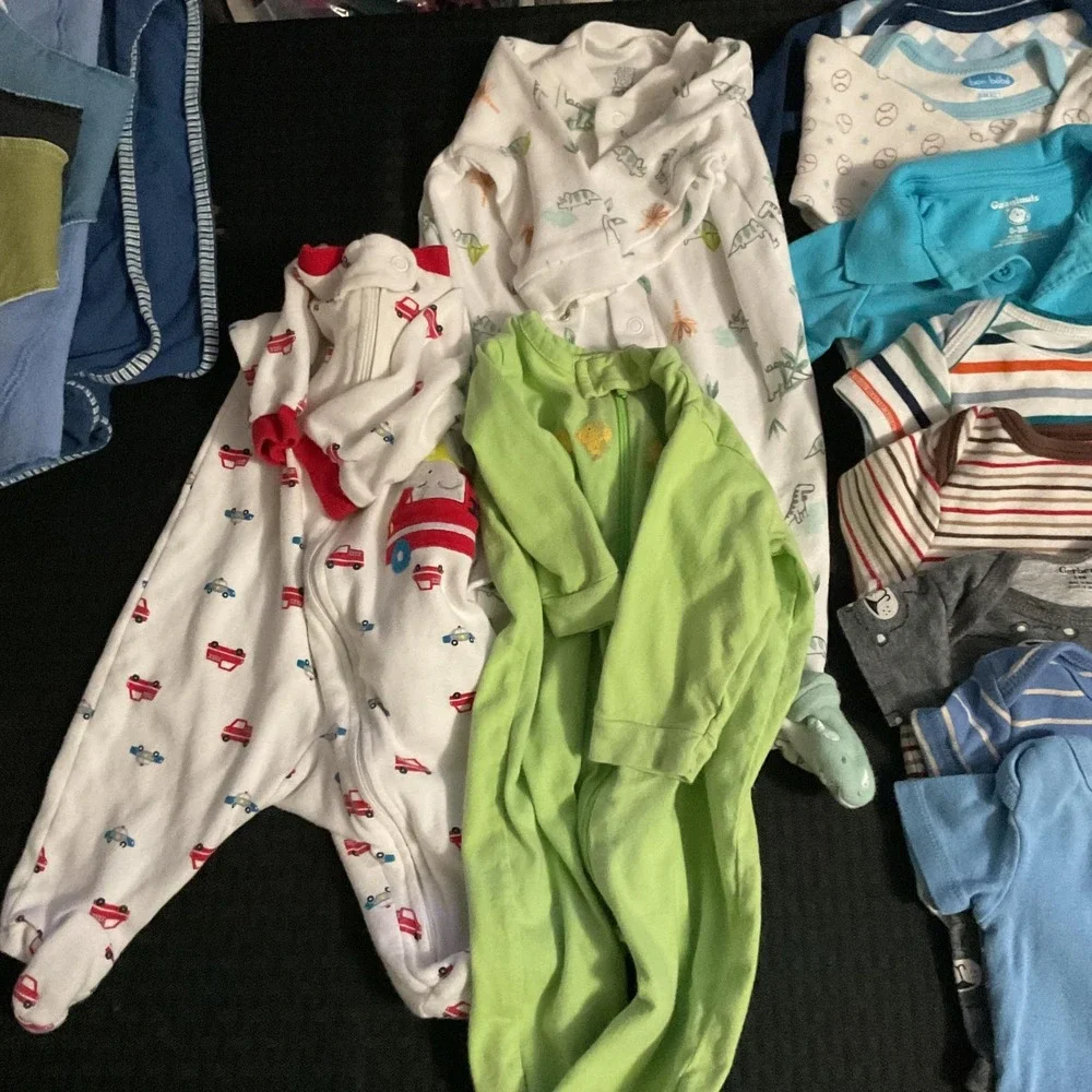 Mixed Brands Clothes Lot‎ Boys 0-6M Multicolor Bodysuits Pants Sweater 31pc